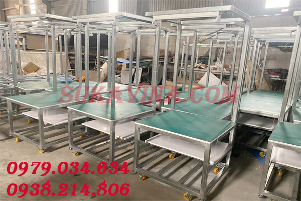 ban-thao-tac-co-banh-xe 3.jpg (270 KB)